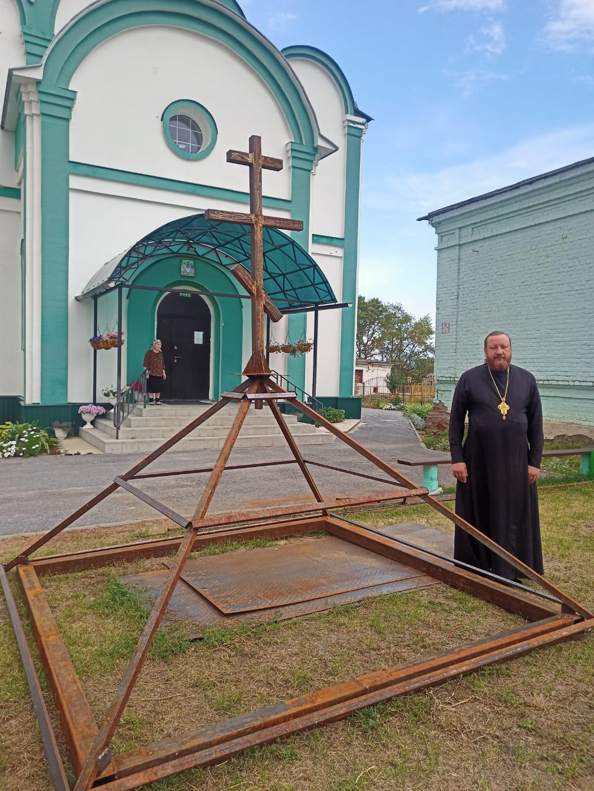 Строим звонницу Троицкой церкви